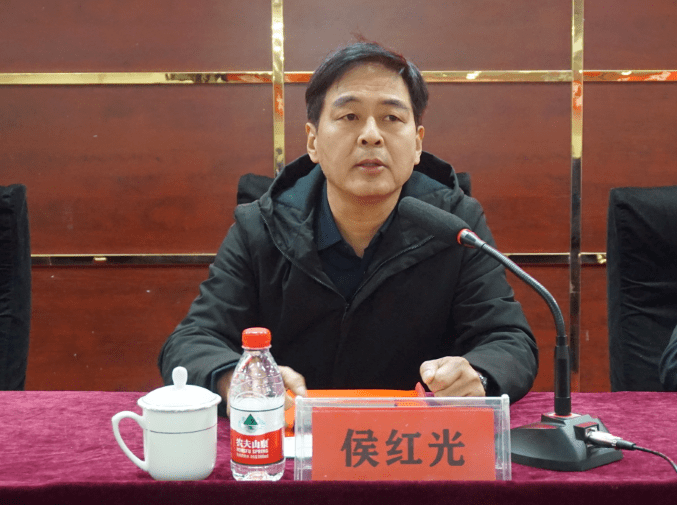 嘉宾代表侯红光向平顶山市足协成立表示衷心的祝贺,并对市足协的发展