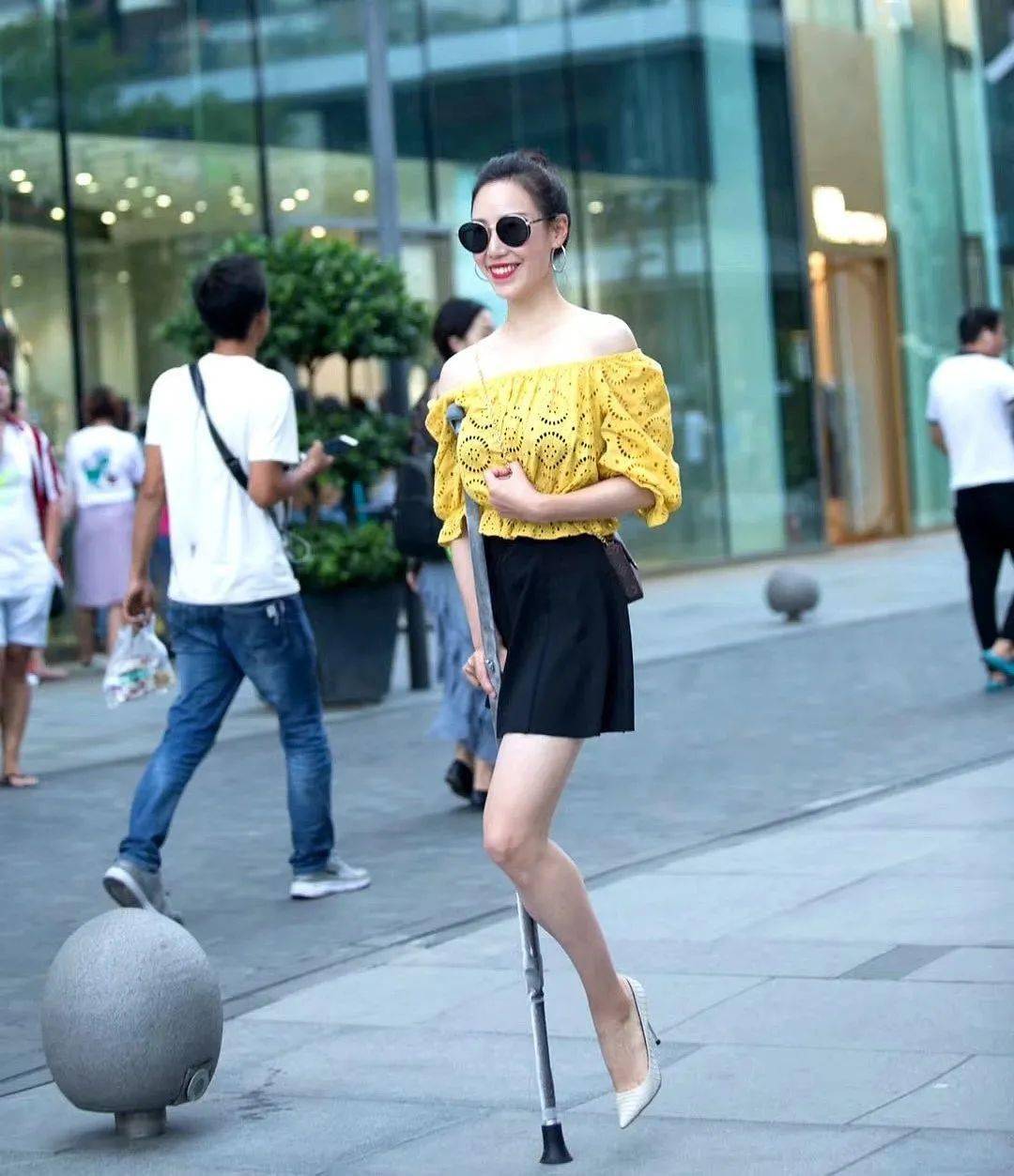 丝毫不影响我对于美好生活的追求生活中的我和普通的女孩没什么两样