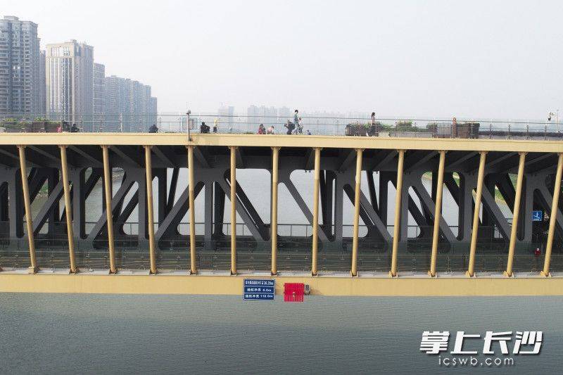 怎么拍都好看！浏阳河汉桥成“网红打卡地”@热搜里的长沙