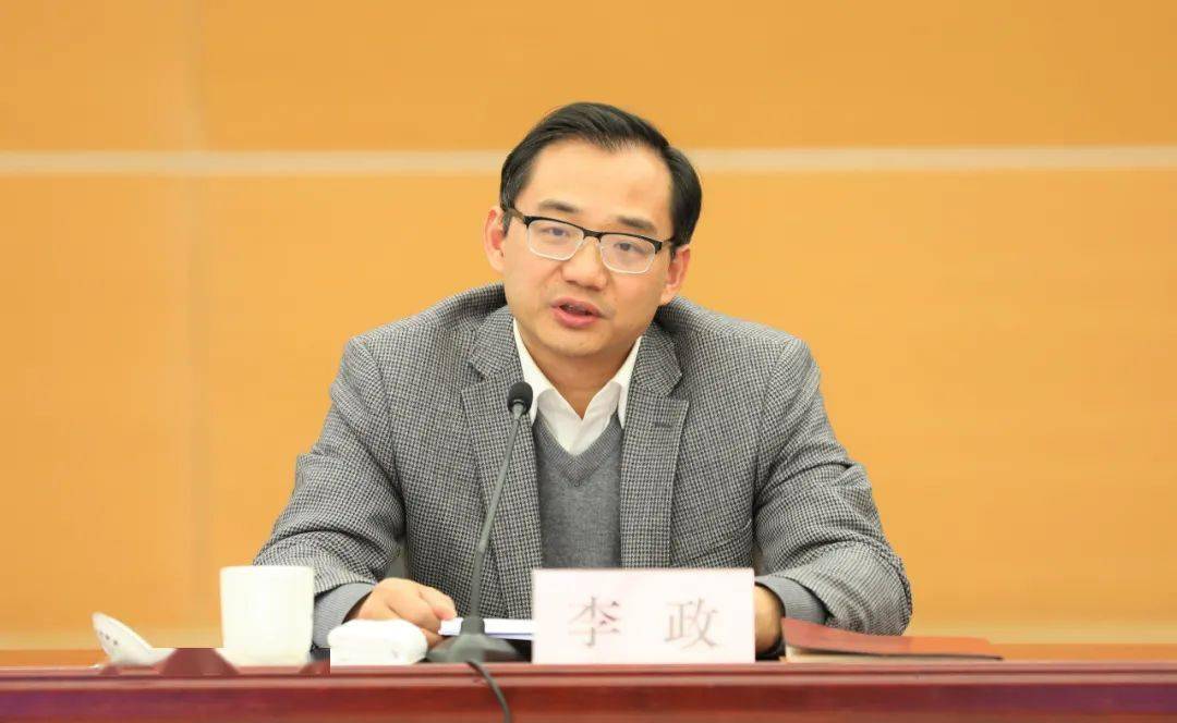 学习会上,阮青围绕深刻认识我国进入新发展阶段的重大意义,准确把握