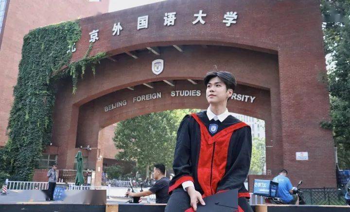 火爆全网的准律师李晋晔,原来是清远小伙!