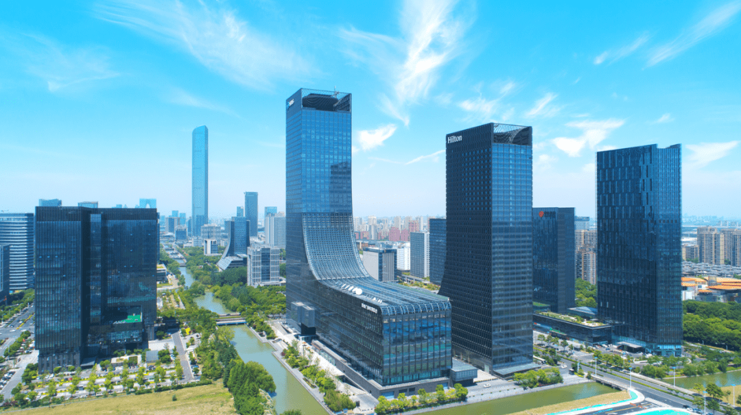 您从去年4月出任台长主持苏州广播电视总台的全面工作至今,作为中国