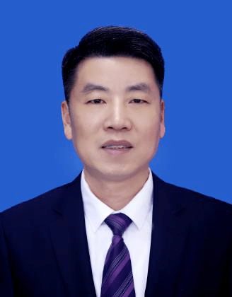 历任上高县敖阳街道办事处主任助理,副主任,共青团上高县委书记,上高