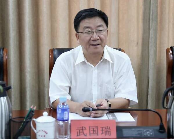 内蒙古自治区机构编制委员会办公室原巡视员白继荣现年61岁,1959年8月