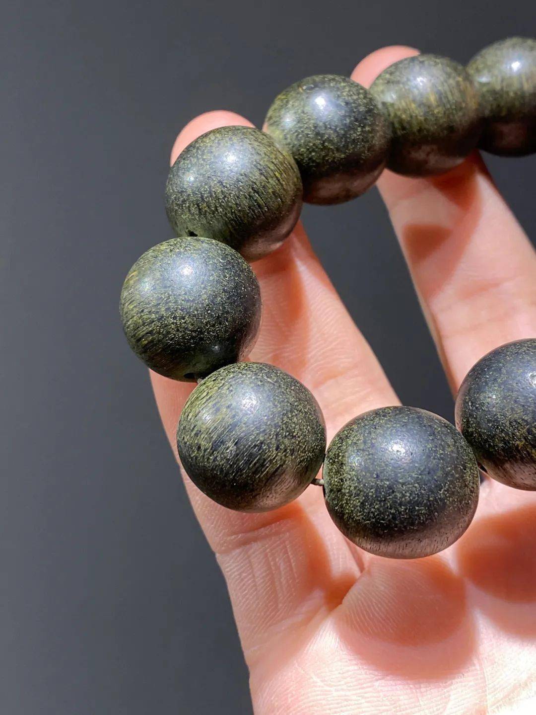 02绿棋楠沉香大圆珠手链