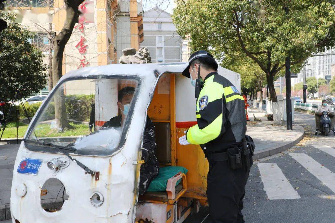 萧山街头外卖小哥强行冲卡拖行交警30米最新处理结果来了