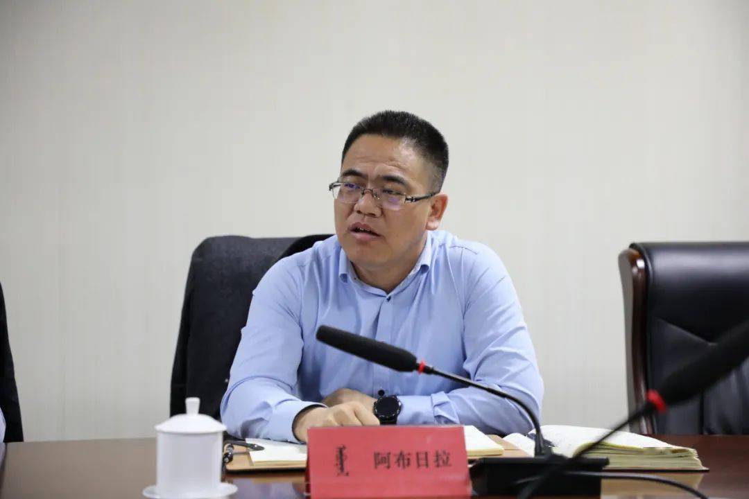 【聚焦苏左】苏尼特左旗召开推行使用三科统编教材工作座谈会