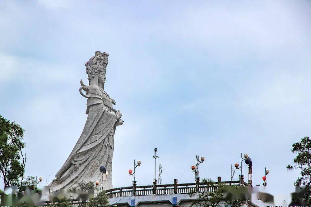 鳳山媽祖搖曳海風的漁火,與品清湖的餘暉,有著同樣的思考【莊海君