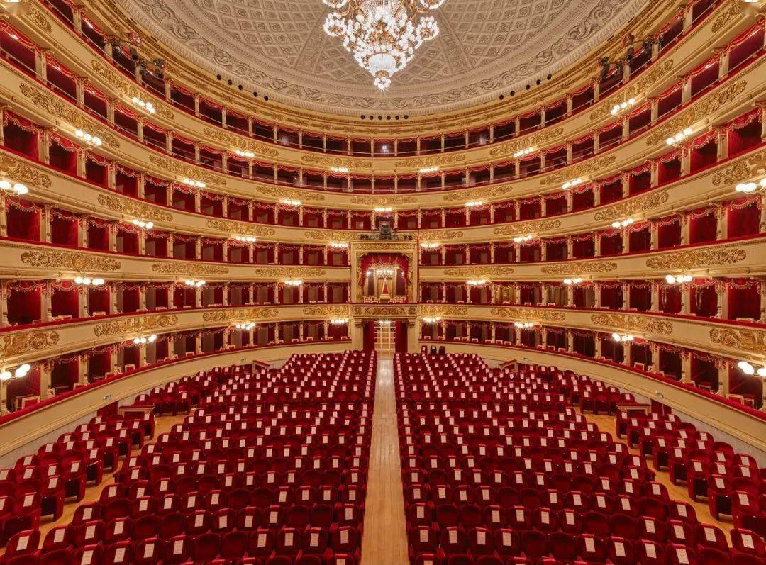 意大利当地时间今晚,世界著名的古典音乐圣地——米兰斯卡拉歌剧院将