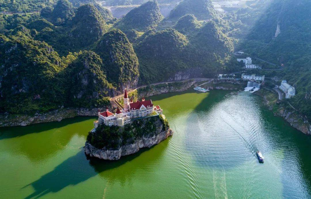 现在可以去贵州旅游吗 ca346bed7ce745318085a4ef70a21200.jpeg