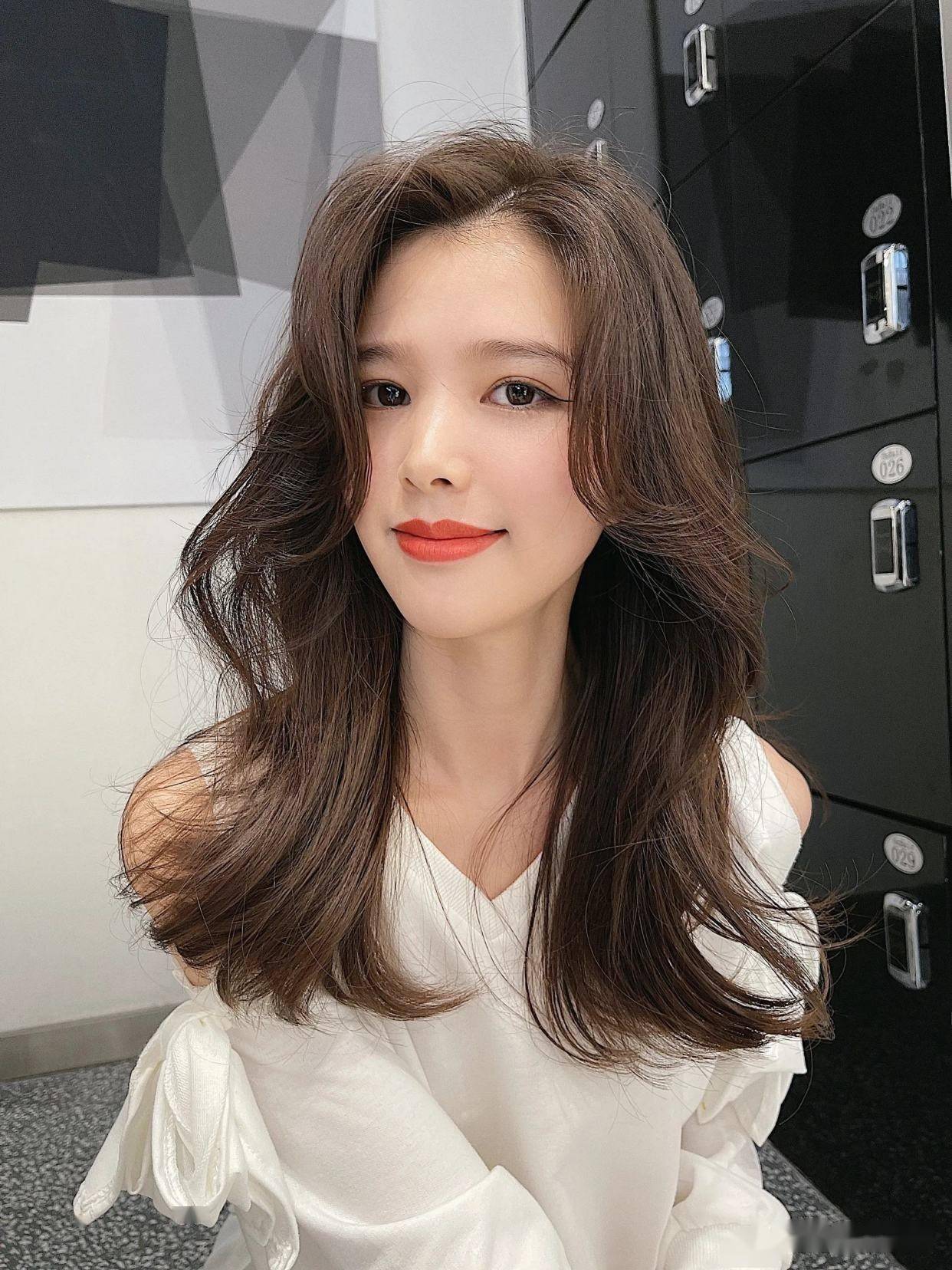 2021春天发型推荐24款,洋气时尚显气质,无论长短都很美_短发