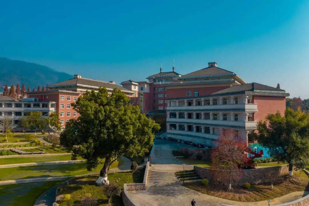 牛气新学期丽职与你不见不散