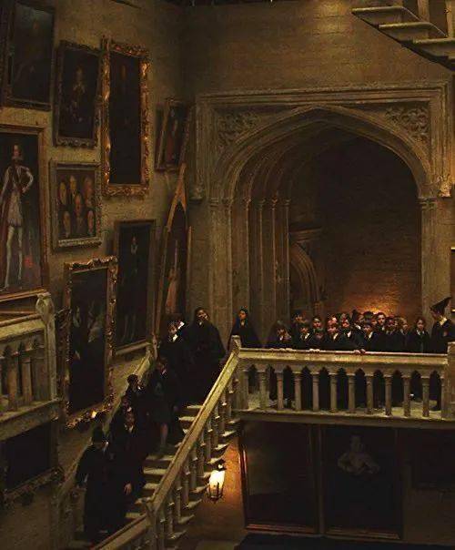 darkacademia美学如何影响当下的时装