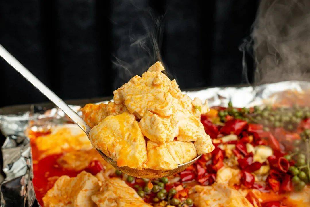 49.9元3人吃【川味锡纸豆花烤鱼】!③种鱼④种口味任选,两店通用