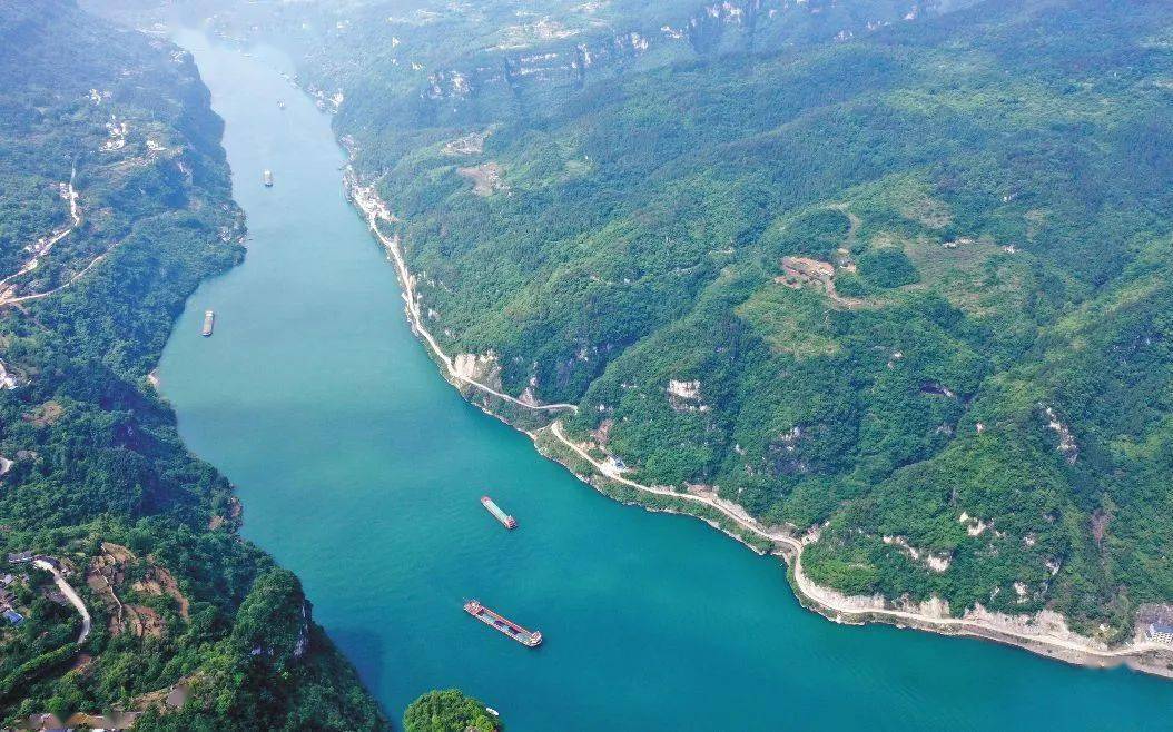 《长江保护法》的施行,将彻底改变九龙治水的现状,促进长江流域经济