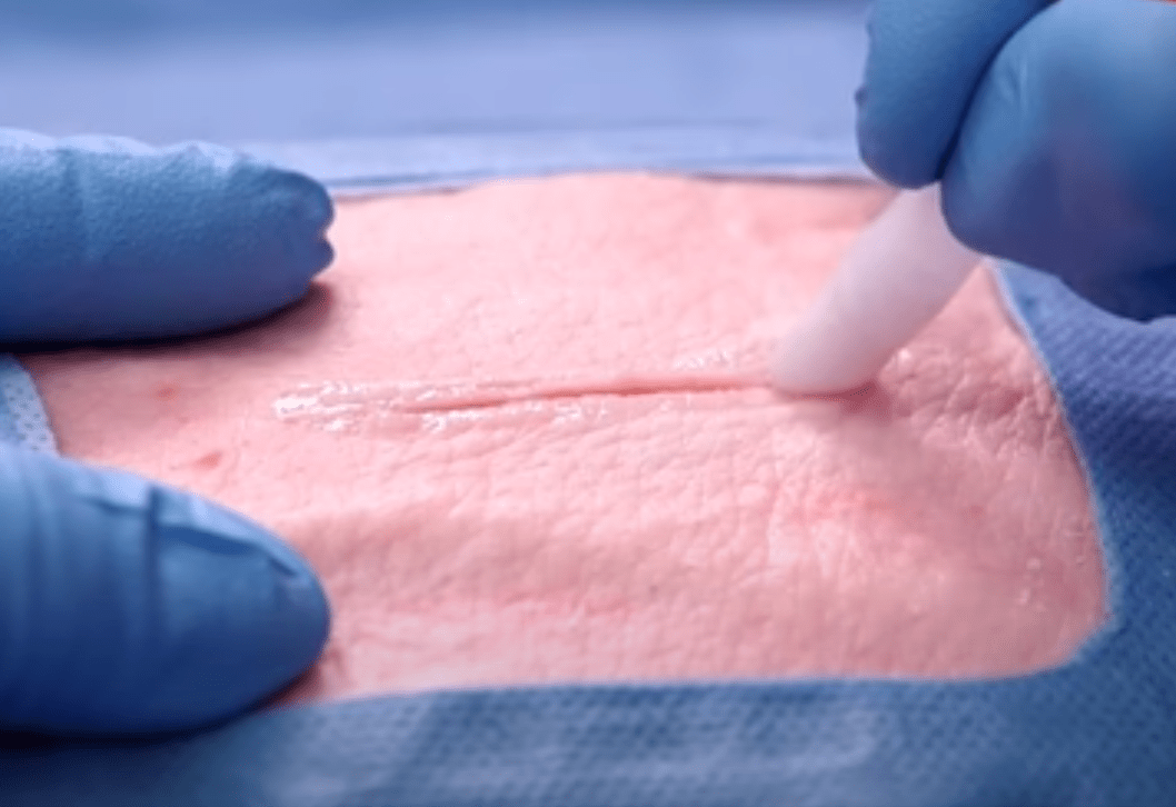 502胶水为何叫502原来还有这样一段不为人知的故事