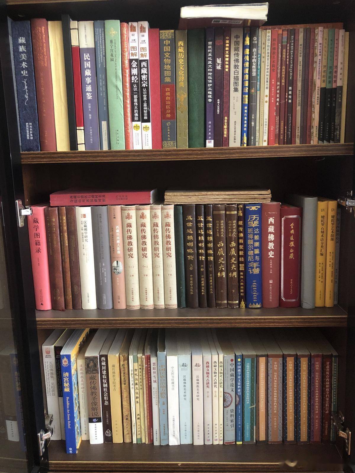 多年收藏的关于西藏的书籍,和书友们分享一下