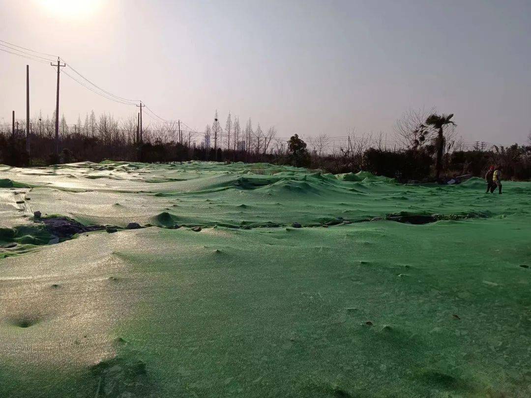 同時,朱塘社區對揚塵汙染問題督察組反饋的兩處地面積塵和裸土未完全