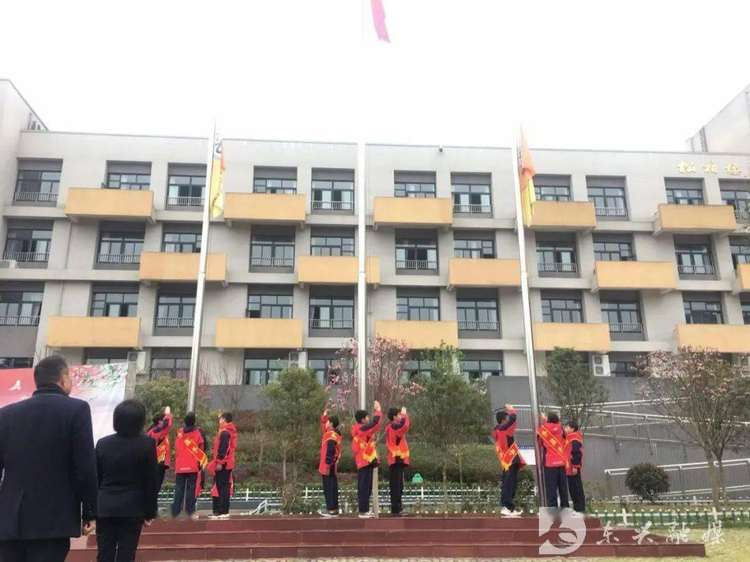 沙河镇豆各庄人口学校_学校卡通图片(3)