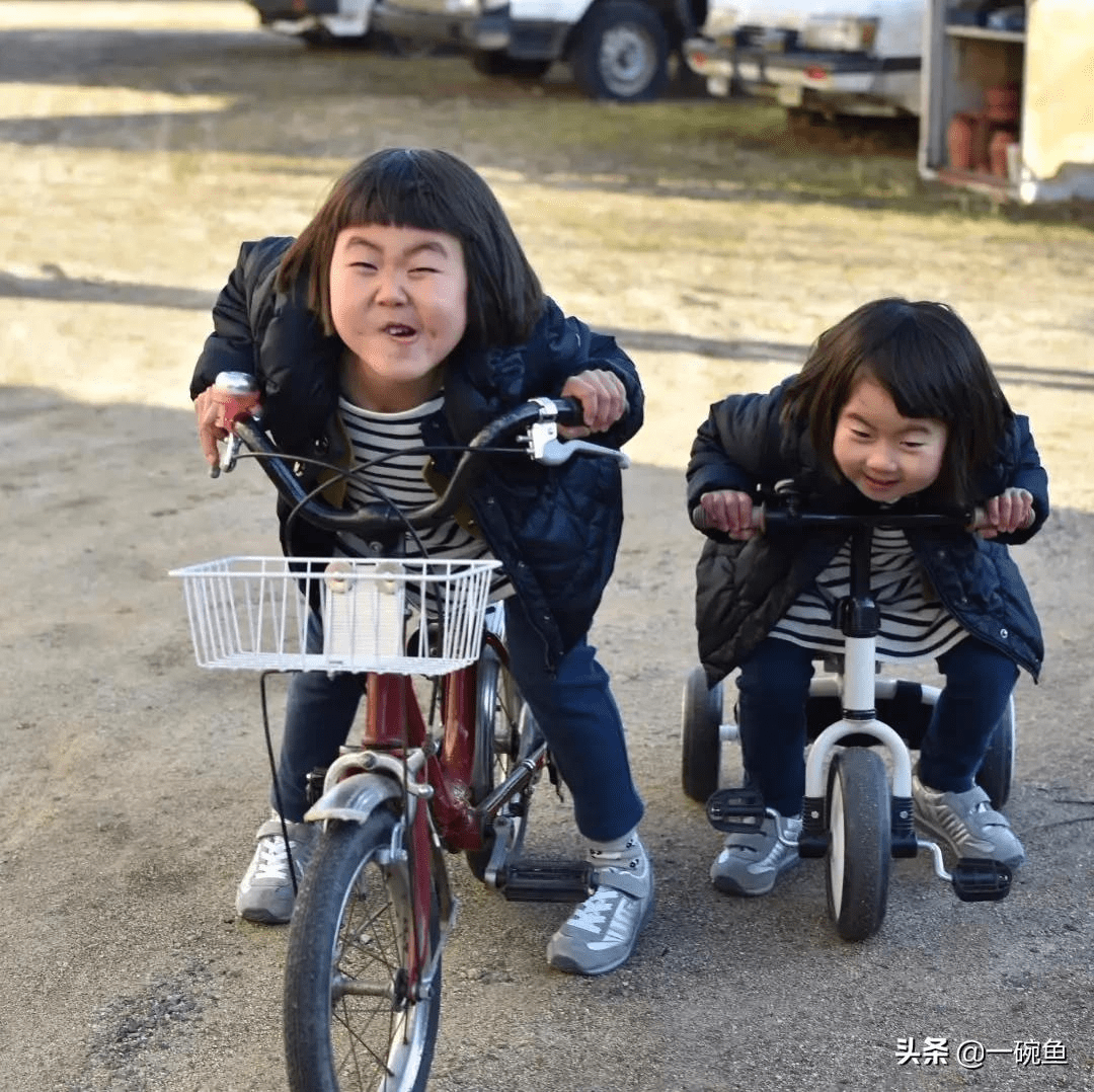 人类幼崽有多可爱?这坑娃的妈给女儿拍了近千张"丑照"