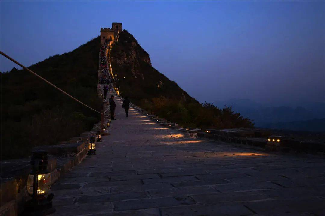 崔艳摄影:司马台夜长城