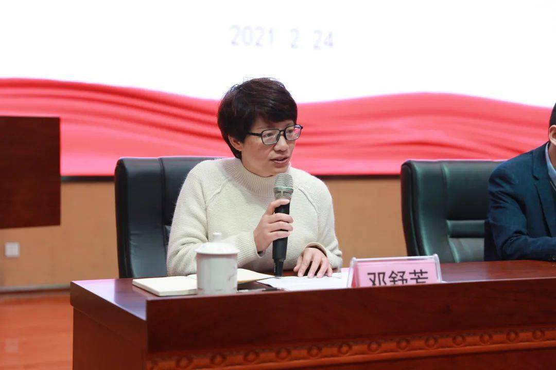 高新区教育局副局长吴孟军,教育处处长何英,教师发展处处长罗素娟