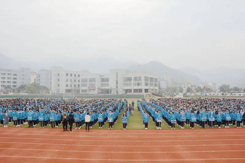 新学期新征程新希望船寮高中举行2021年新学期升旗仪式