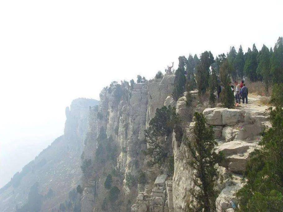 3月7日周日随小脚印来长清马山探穿心洞登顶天阶