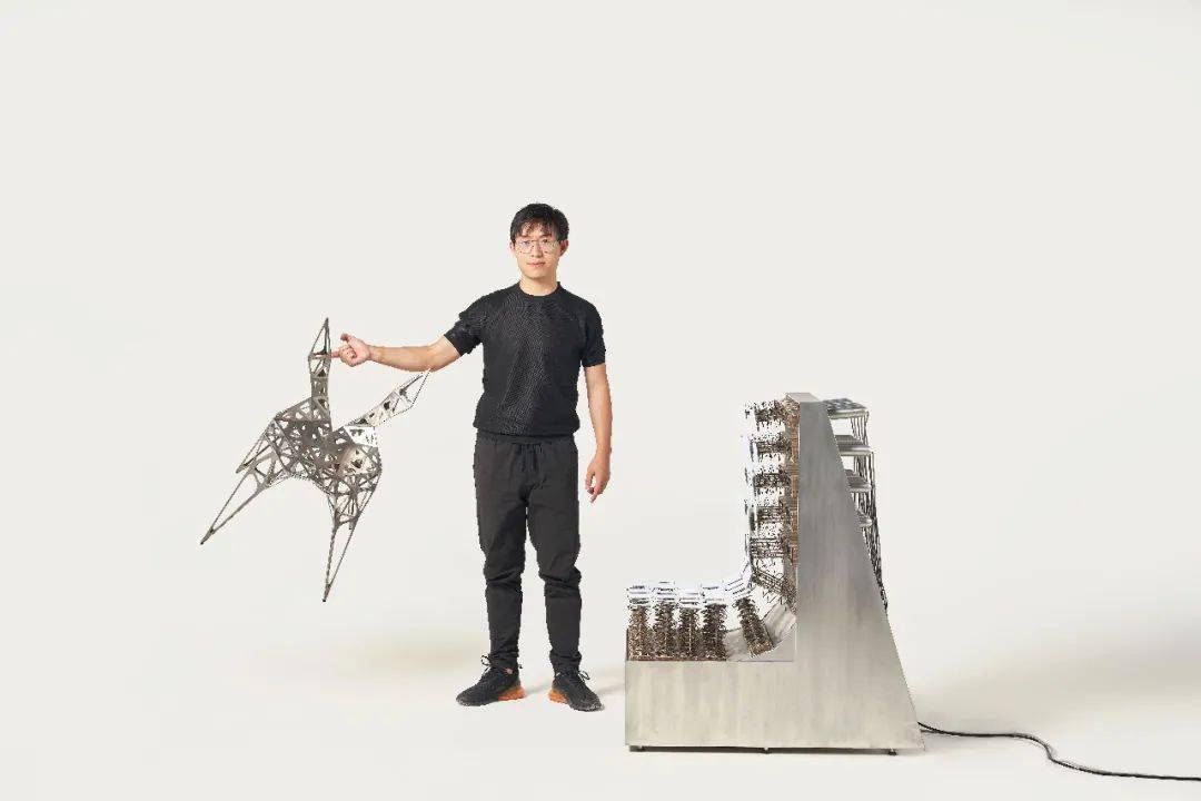 在冷静与热情之间数字艺术先行者张周捷