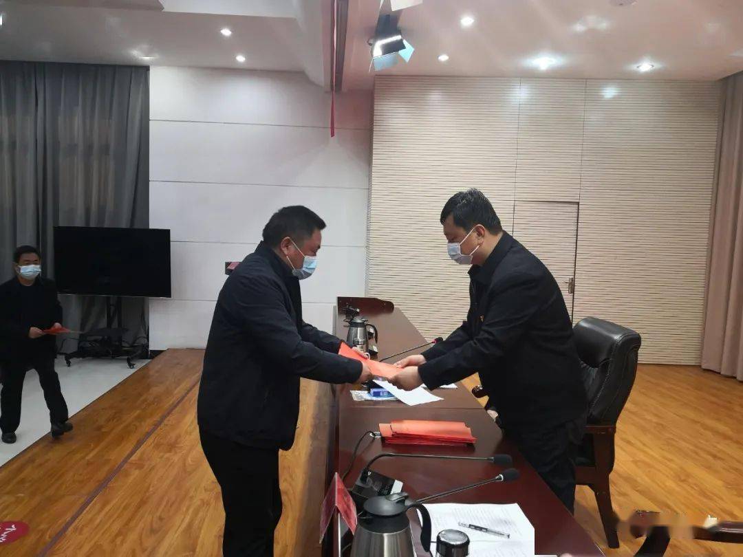 ,县安委会成员单位以及部分规模以上企业负责人