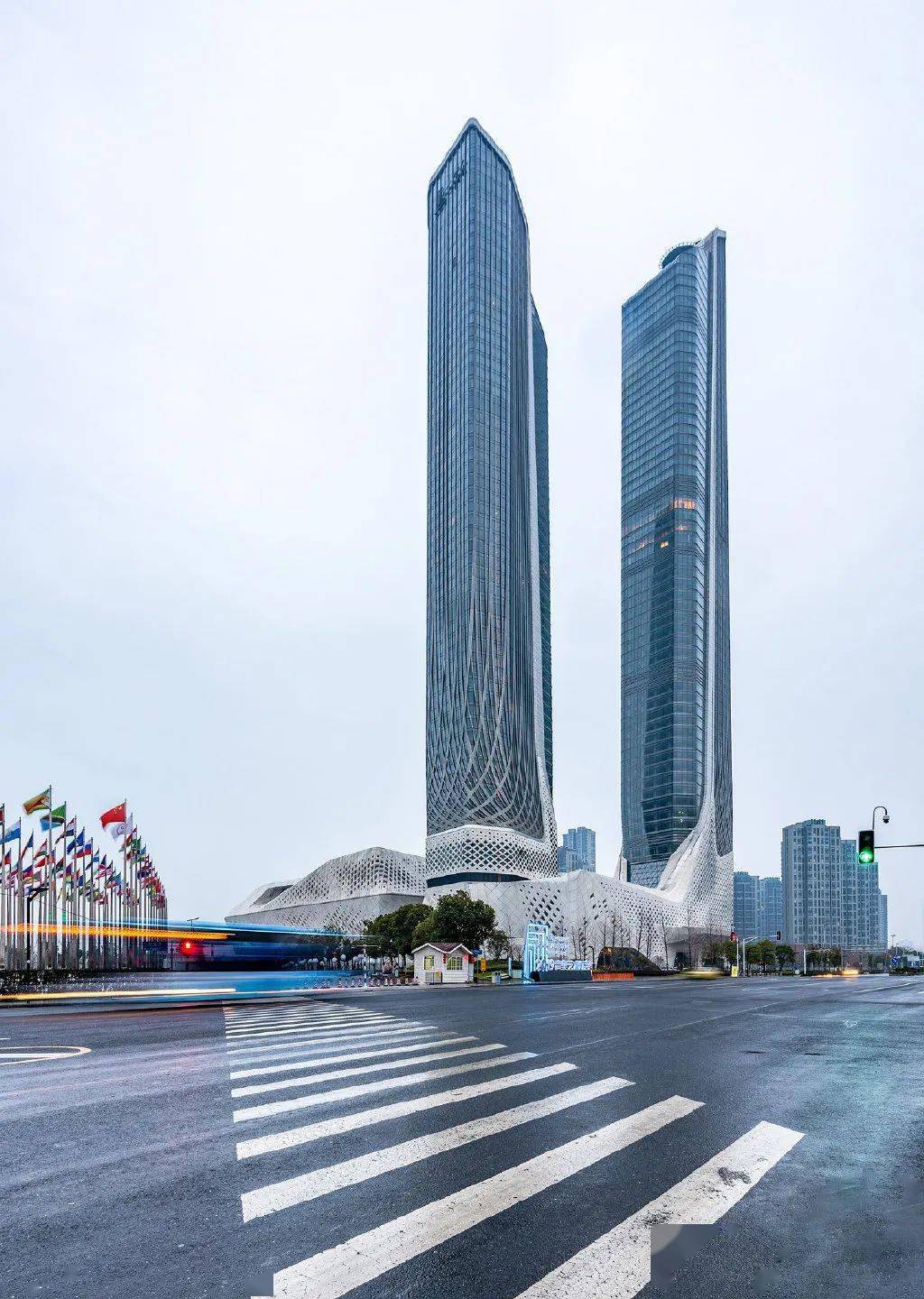 全国人均gdp十强城市_夜晚城市图片