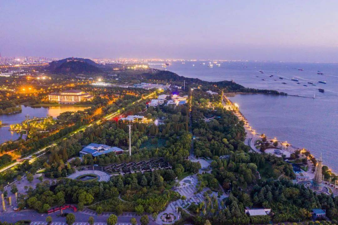 一江春暖绝美出道南通爆火滨江美出天际线