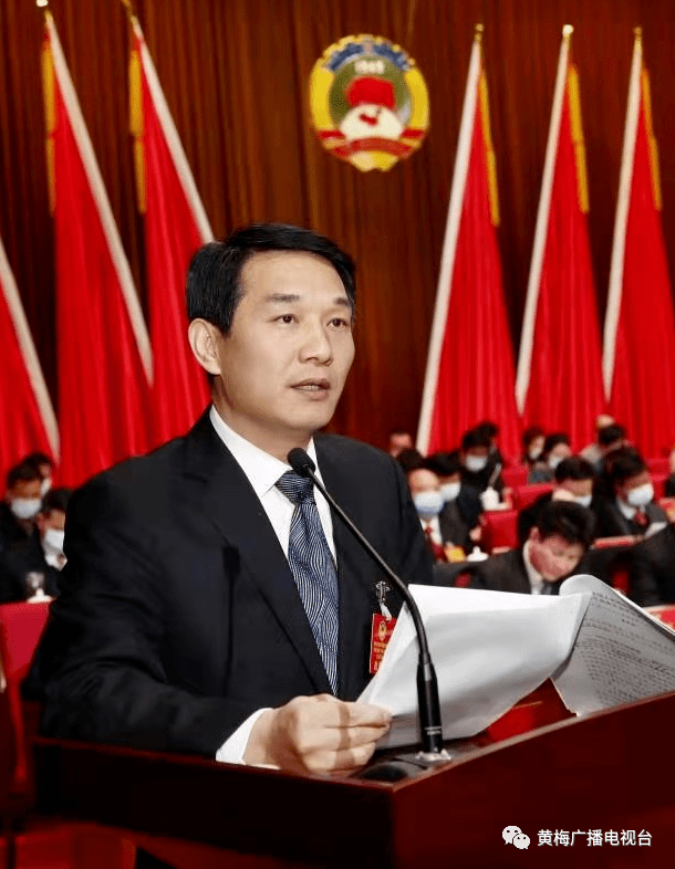 马艳舟最后说,2020 年,实"鼠"不易;2021 年,"牛"转乾坤.