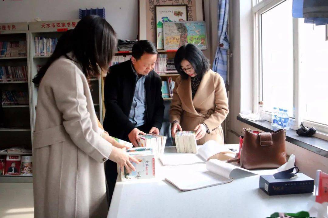 传递爱心正能量 ——武山县图书馆开展新时代文明实践学雷锋志愿服务