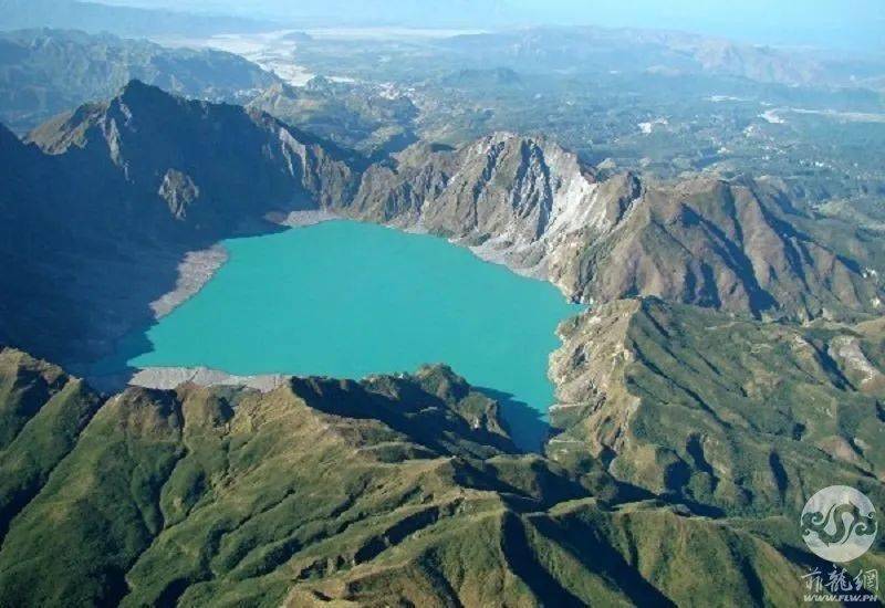 吕宋岛火山湖图片