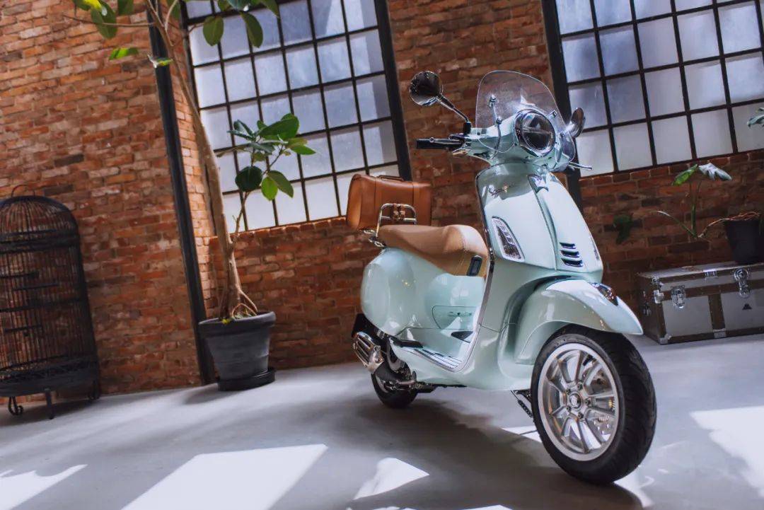 自1967年以来,是踏板车历史上的明星,vespa primavera优雅将与你同行