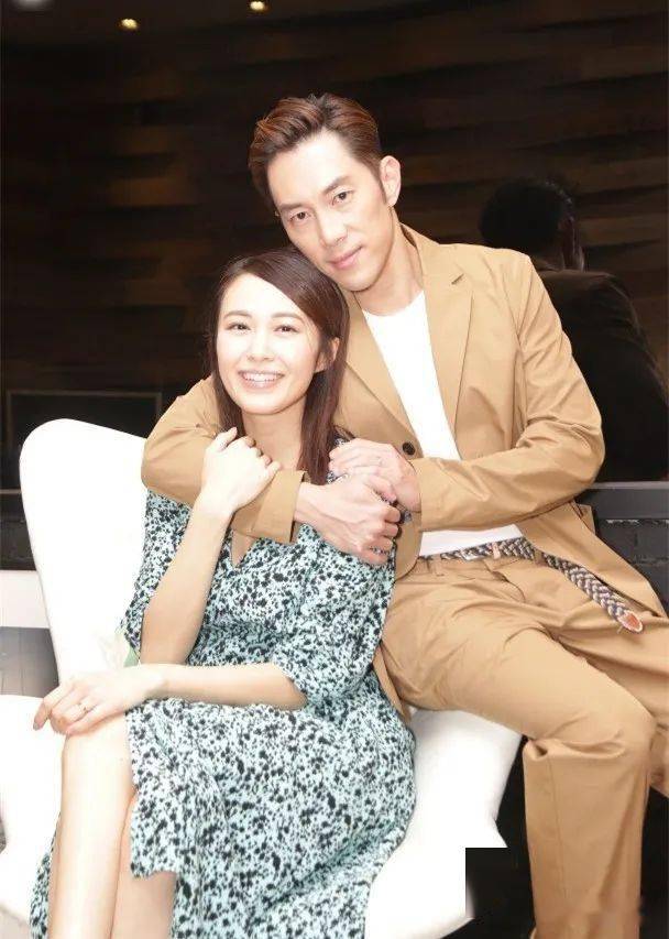 汤怡首次见麦秋成即"弹钟"_老婆