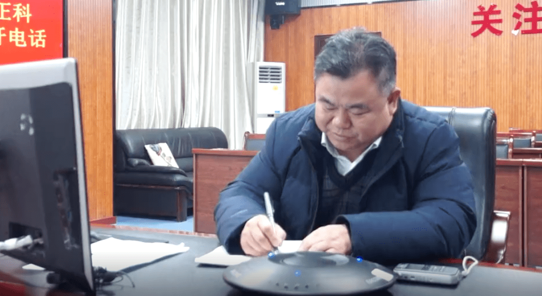 一上午,肖正科共接听了11个市民的来电,从市民反映