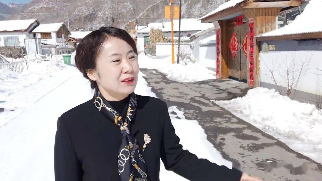 奋斗绽芳华致敬白山最美巾帼奋斗者何丽云