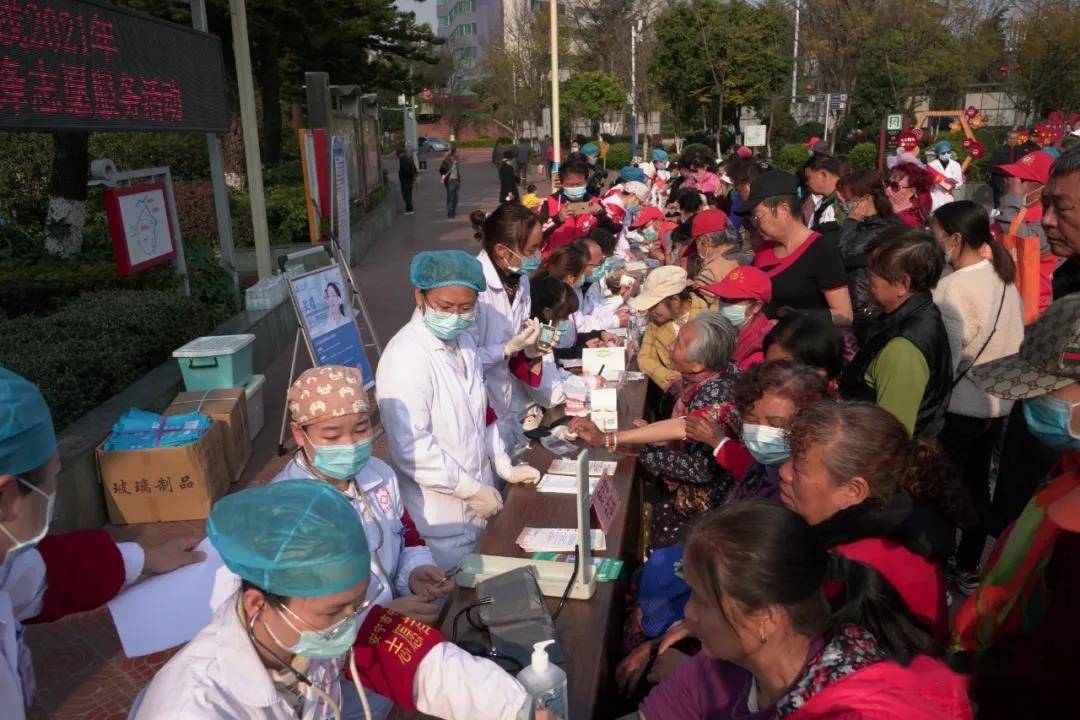 來自雲南省昆鋼醫院,安寧市人民醫院,安寧市中醫院,安寧市鑫湖醫院