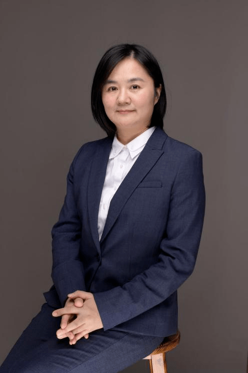 经济法学院 蒋亚娟她的故事等待着被倾听从青涩到成熟在西政任职18年