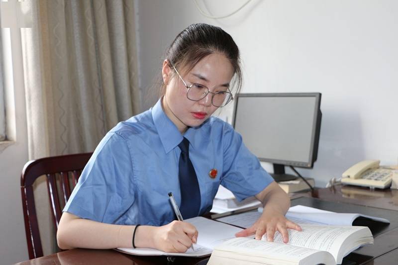 听女检察官的真情表白_获得者