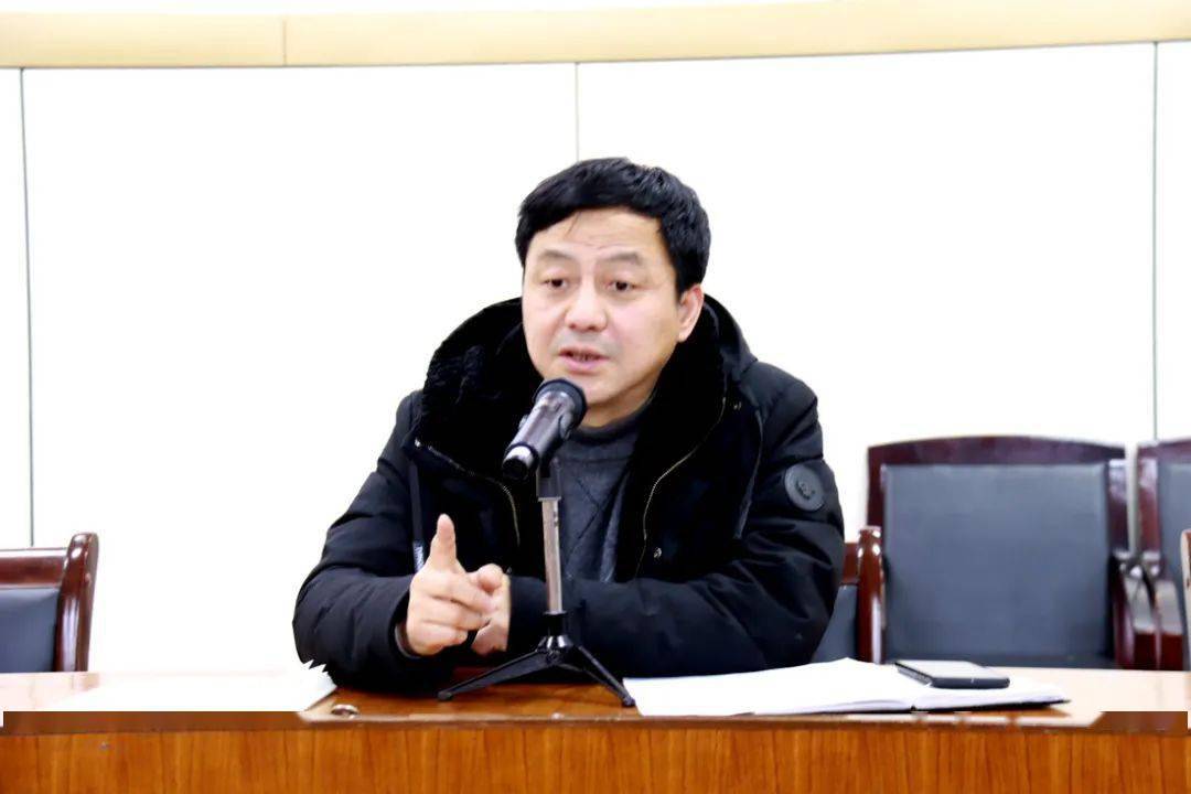 得力助手,强化班级管理,高风中学于3月4日晚召开高中部学生干部大会