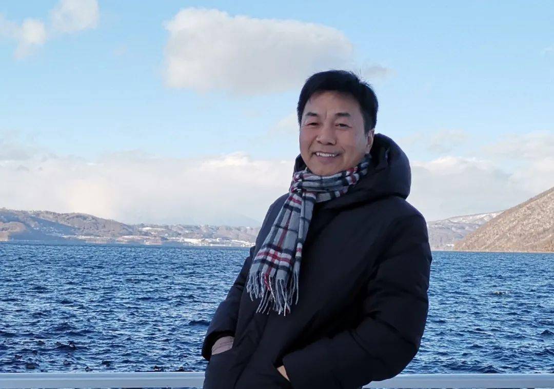 赵大河《等待以诺·索姆斯的下午》《等待以诺·索姆斯的下午》也写"