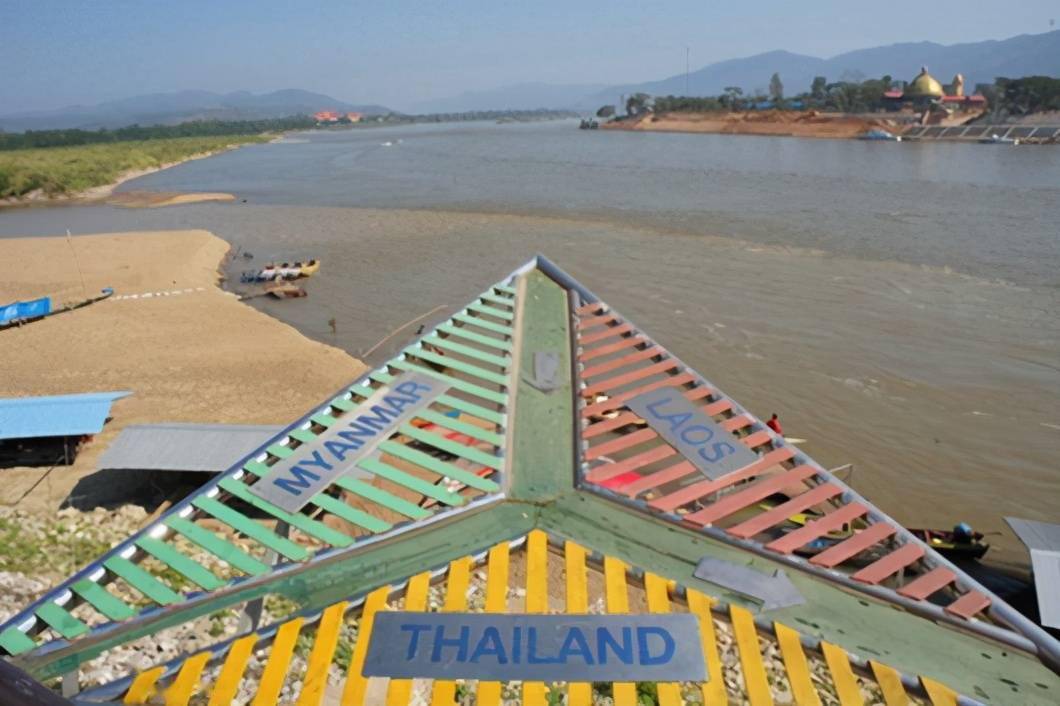 湄公河惨案震惊东南亚 13名中国籍船员遇难 糯康为什么敢动手 金三角地区