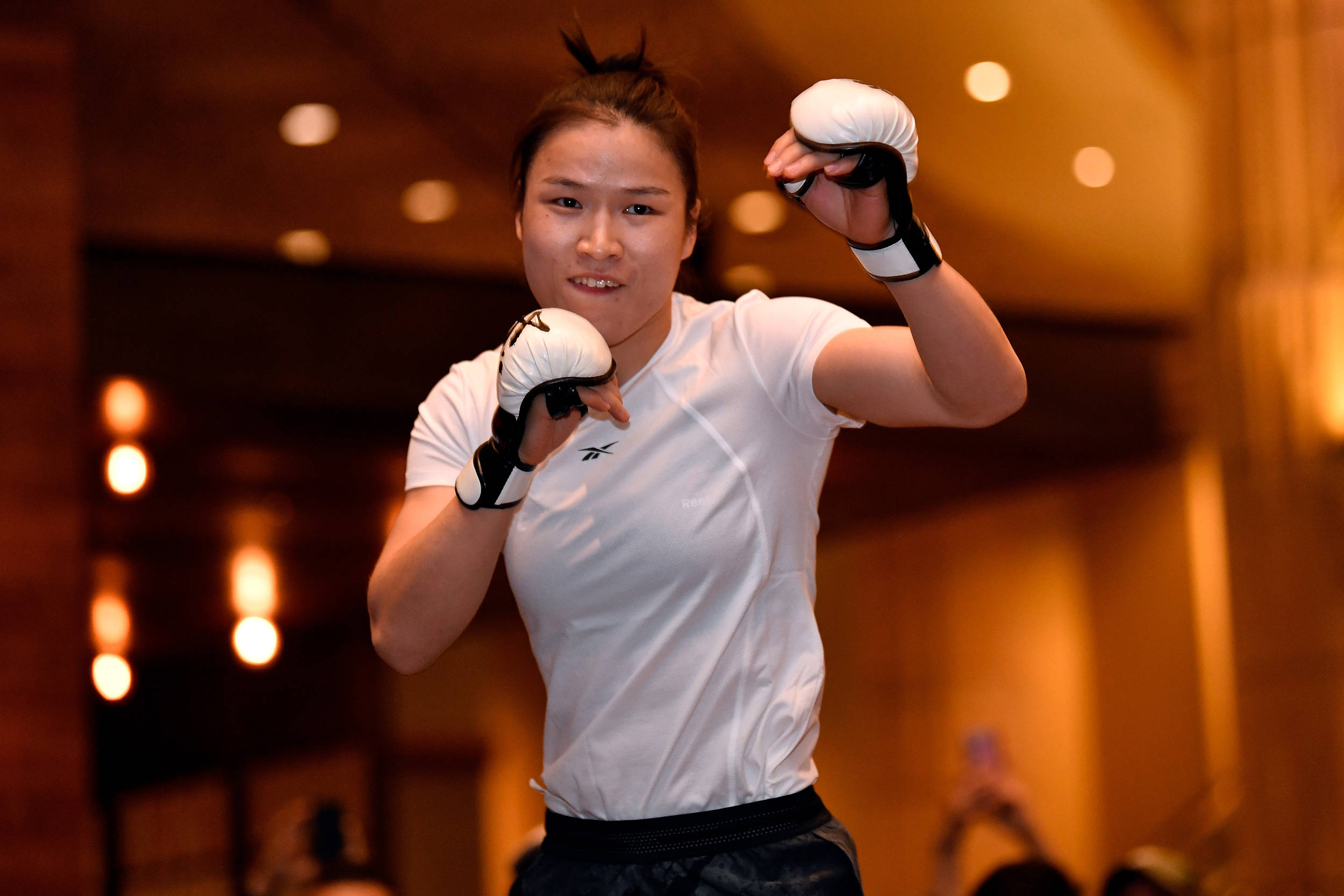 张伟丽卫冕战对阵罗斯赢了她就是无可争议的世界第一