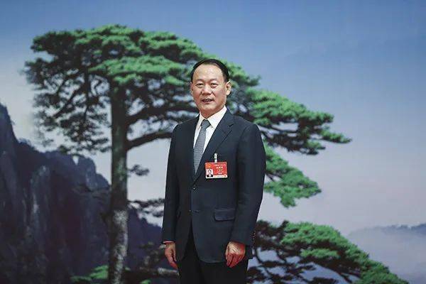 叶露中:牵牢产业兴旺"牛鼻子" 全面推进乡村振兴