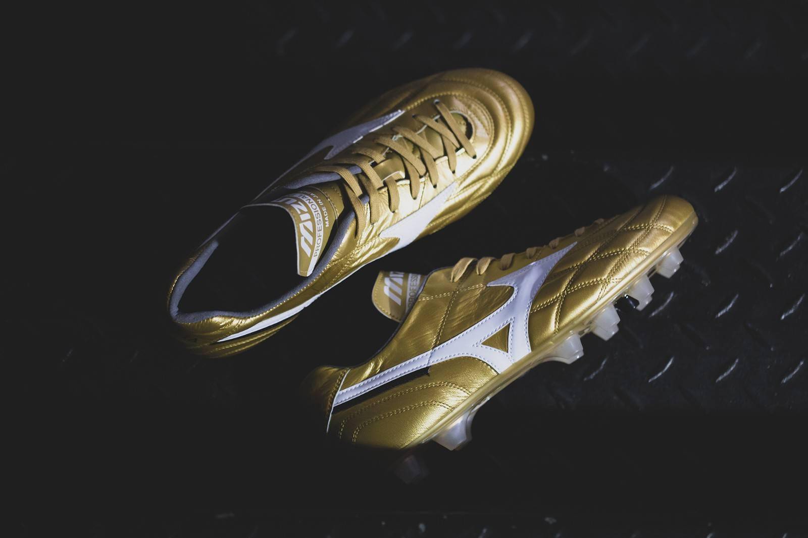 MIZUNO MORELIA UL JAPAN 限量足球鞋_手机搜狐网