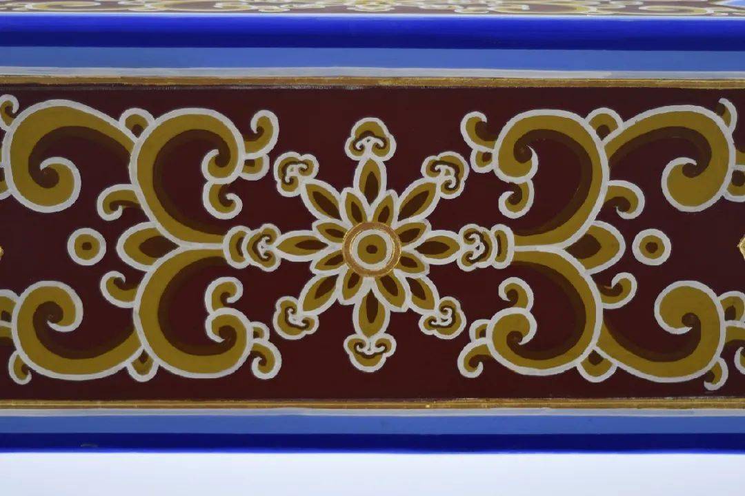 将绿瓦龙草和玺彩绘方心部分提取出来制成了绿瓦大楼彩绘系列·方心明