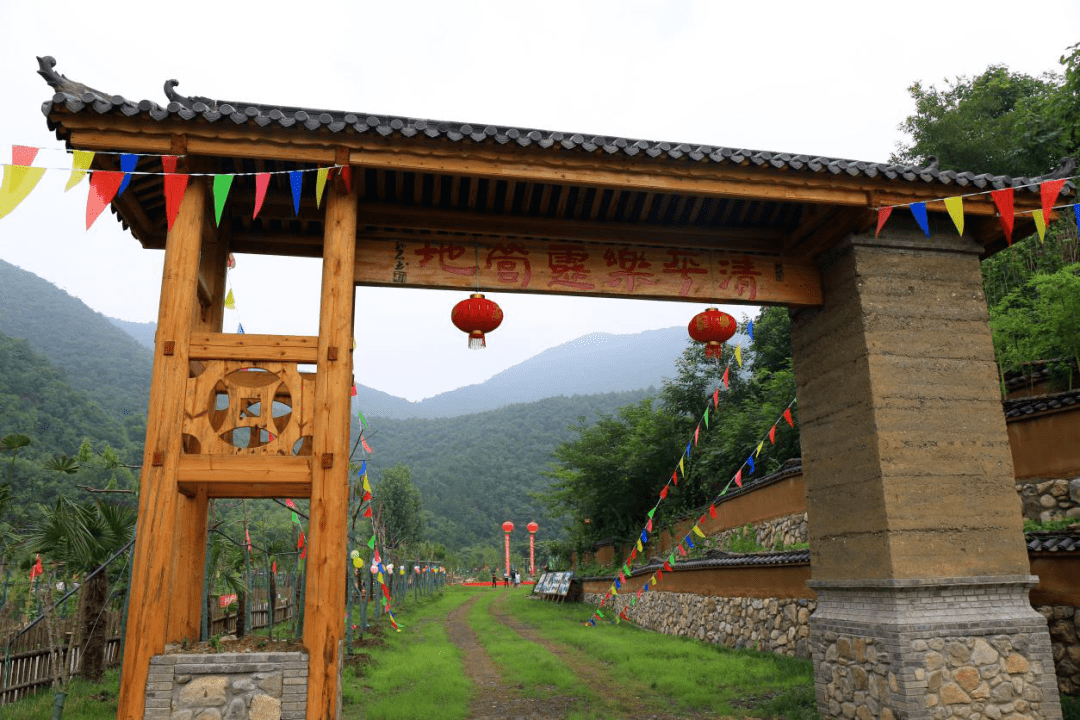 赵泉河村拥有黄仙洞 孟斯洞,水没坪,雷打石等大洪山核心景点11处.